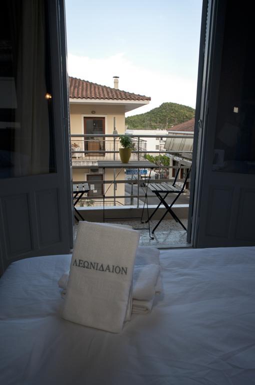 Leonidaion Guesthouse Ancient Olympia Ruang foto Aeon Aeon